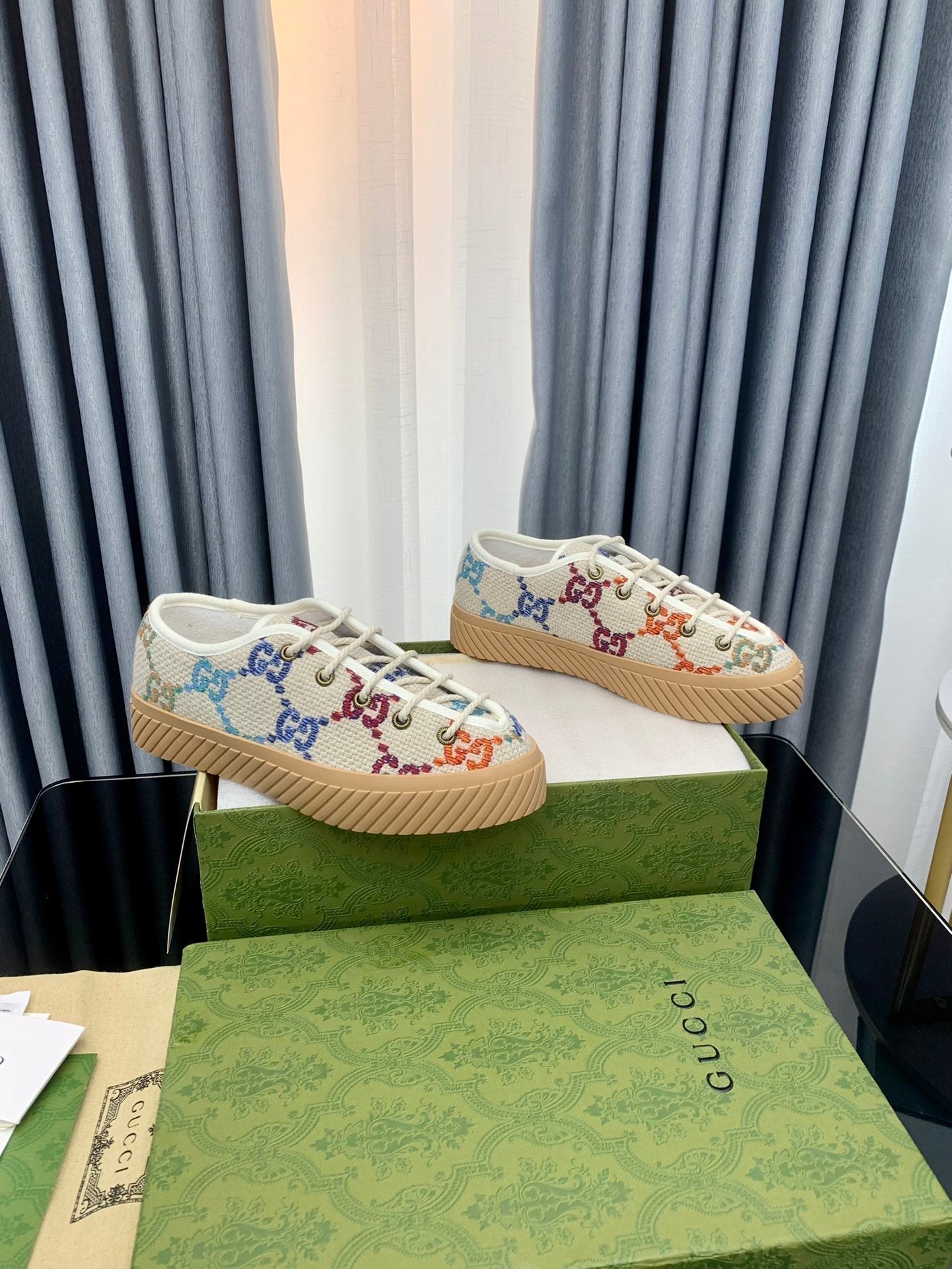 GUCCI UNIQUE SNEAKER THICK-SOLE BEIGE CANVAS WITH PATTERN
