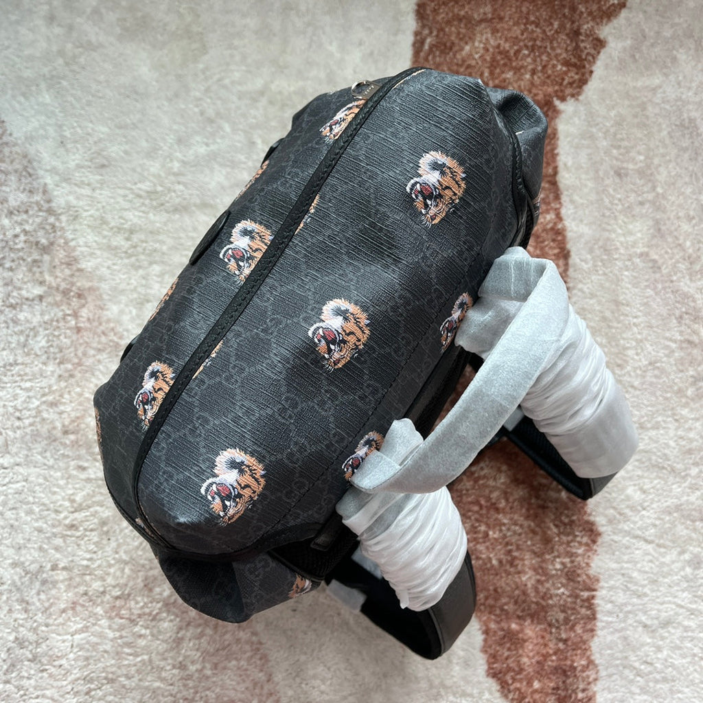 GUCCI TIGER PRINT MEDIUM BACKPACK 43 IN BLACK CANVAS AND LEATHER TRIM