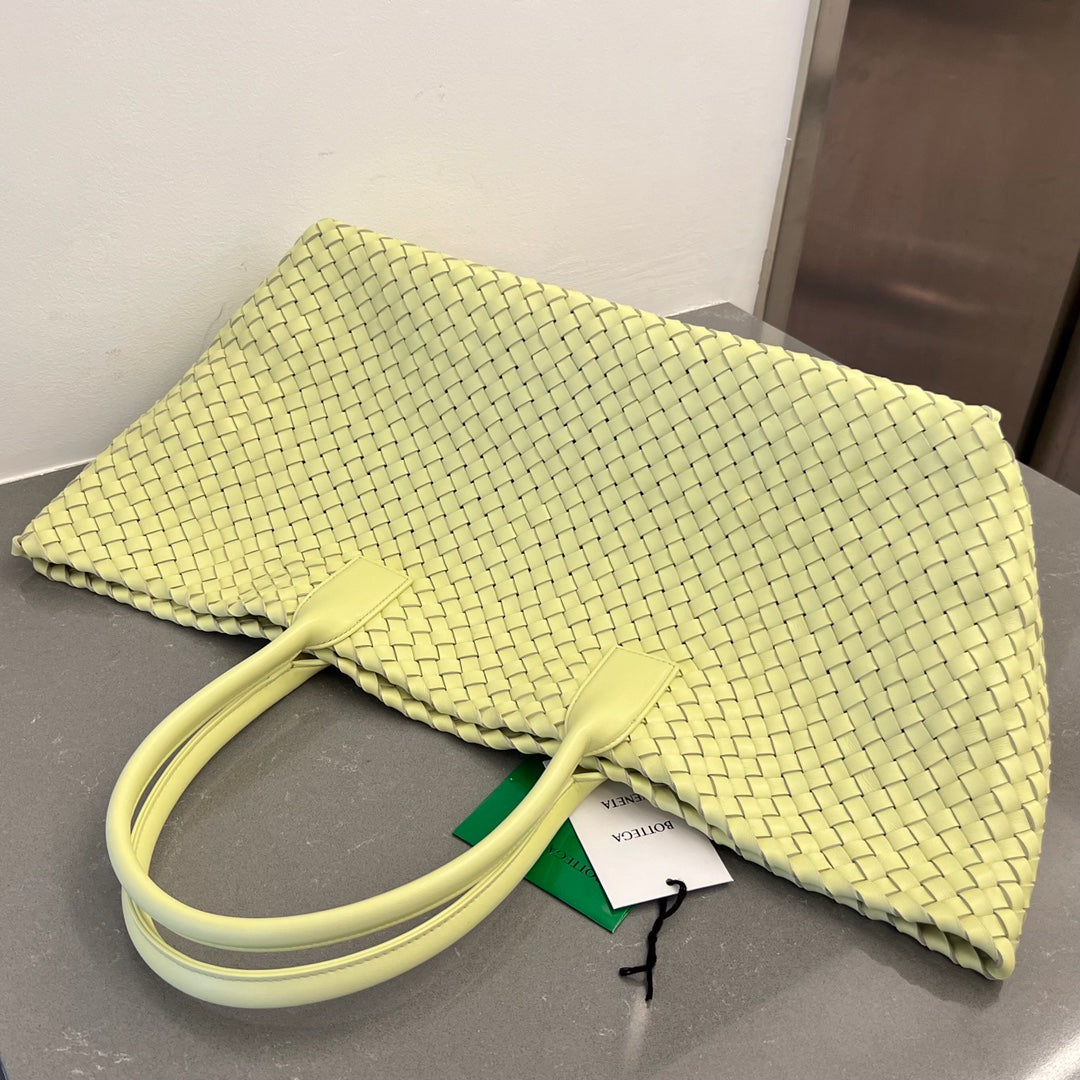 BOTTEGA VENETA LARGE CABAT 51 IN PASTEL YELLOW LAMBSKIN