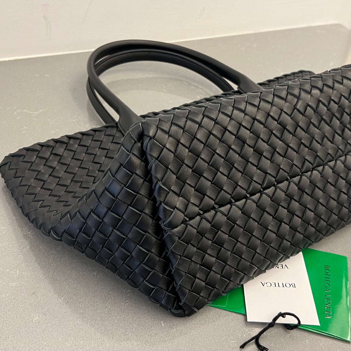 BOTTEGA VENETA SMALL CABAT 32 IN BLACK LAMBSKIN