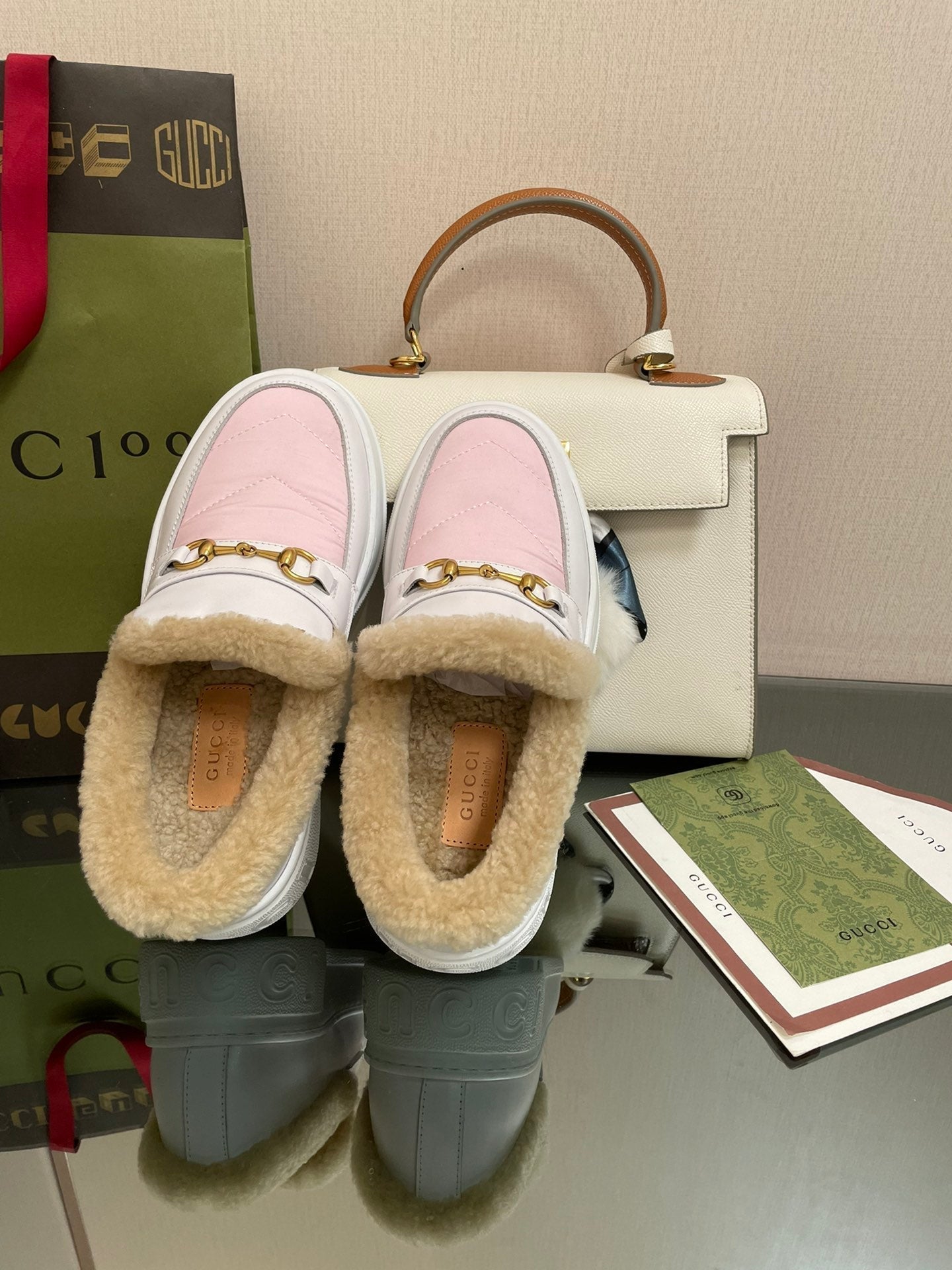 GUCCI LOAFER IN WHITE MIX LIGHT PINK CALFSKIN WITH BEIGE WOOL LINING
