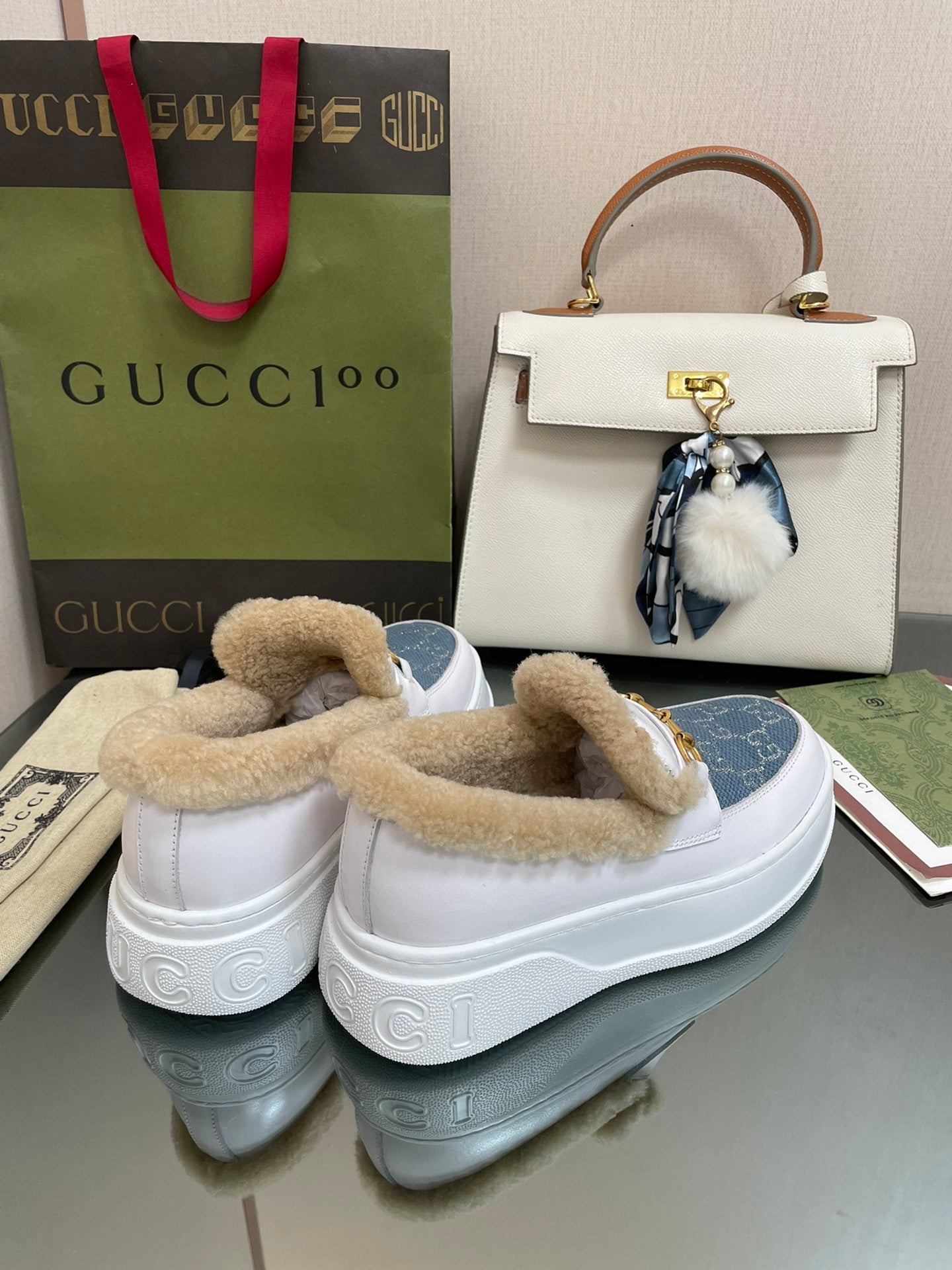 GUCCI LOAFER IN BLUE JACQUARD MIX WHITE CALFSKIN WITH BEIGE WOOL LINING