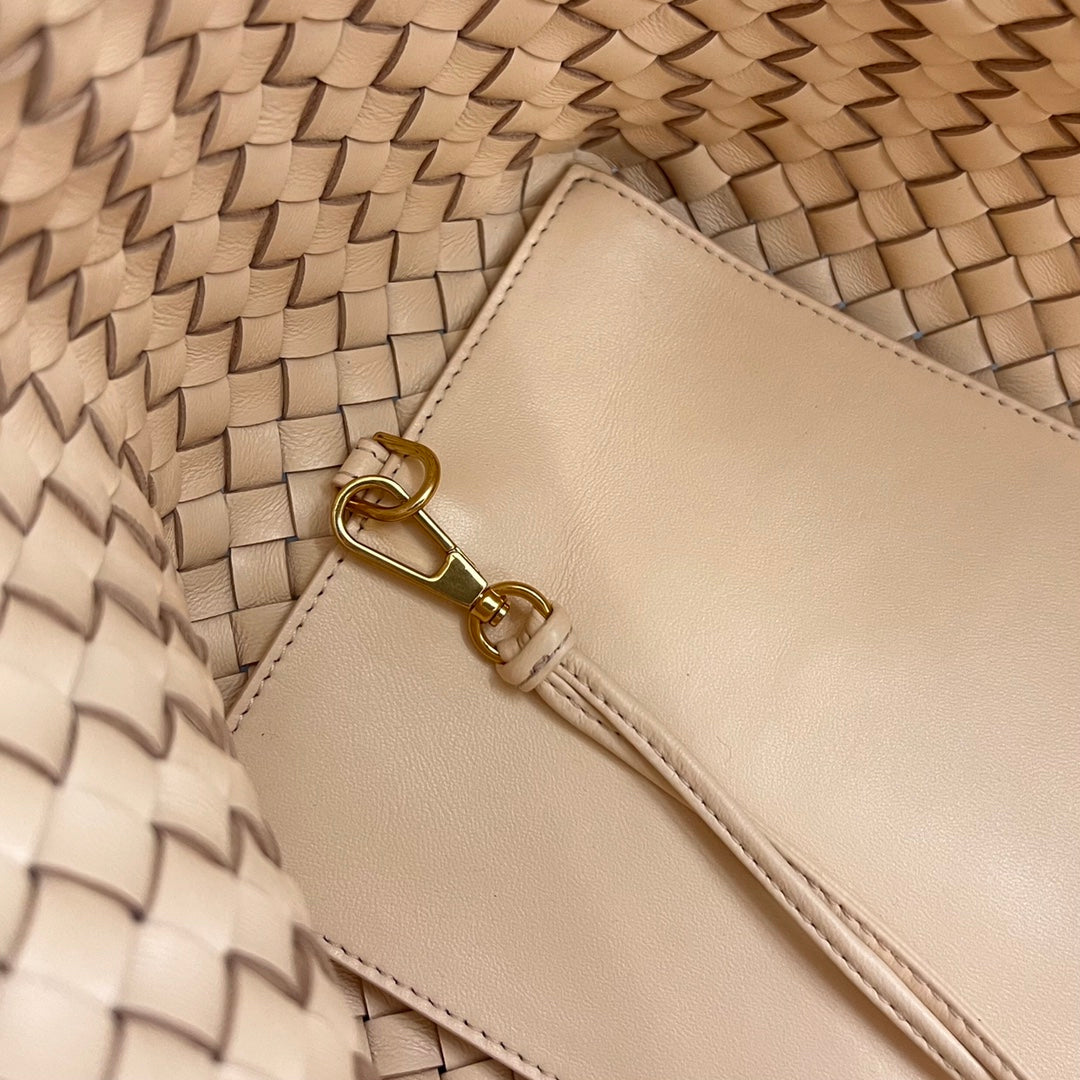 BOTTEGA VENETA SMALL CABAT 32 IN CREAM LAMBSKIN