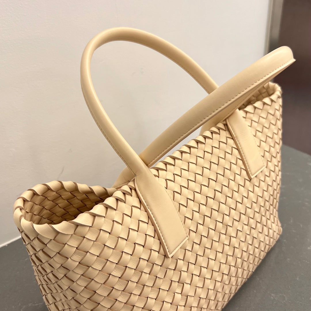 BOTTEGA VENETA SMALL CABAT 32 IN CREAM LAMBSKIN
