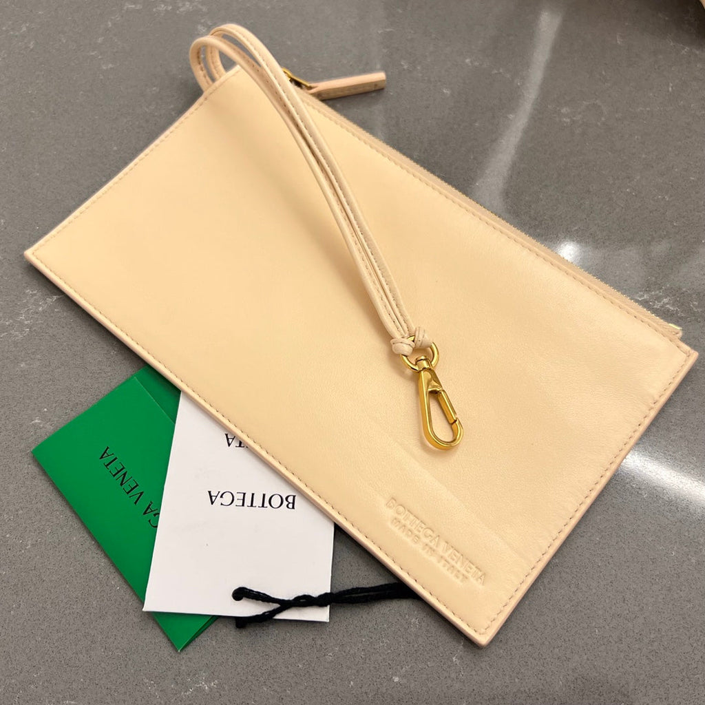 BOTTEGA VENETA SMALL CABAT 32 IN CREAM LAMBSKIN