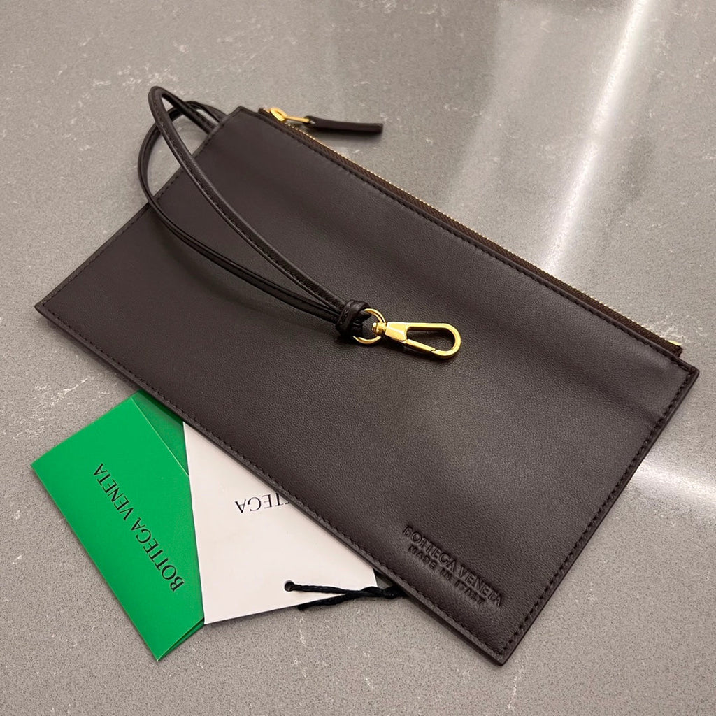 BOTTEGA VENETA SMALL CABAT 32 IN HICKORY BROWN LAMBSKIN