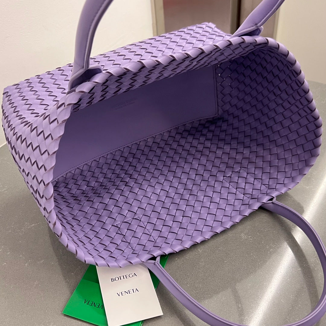 BOTTEGA VENETA SMALL CABAT 32 IN PERIWINKLE PURPLE LAMBSKIN