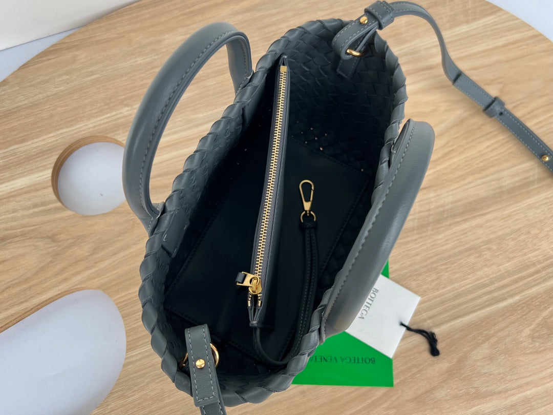 BOTTEGA VENETA MINI CABAT 20 IN ONYX BLACK LAMBSKIN