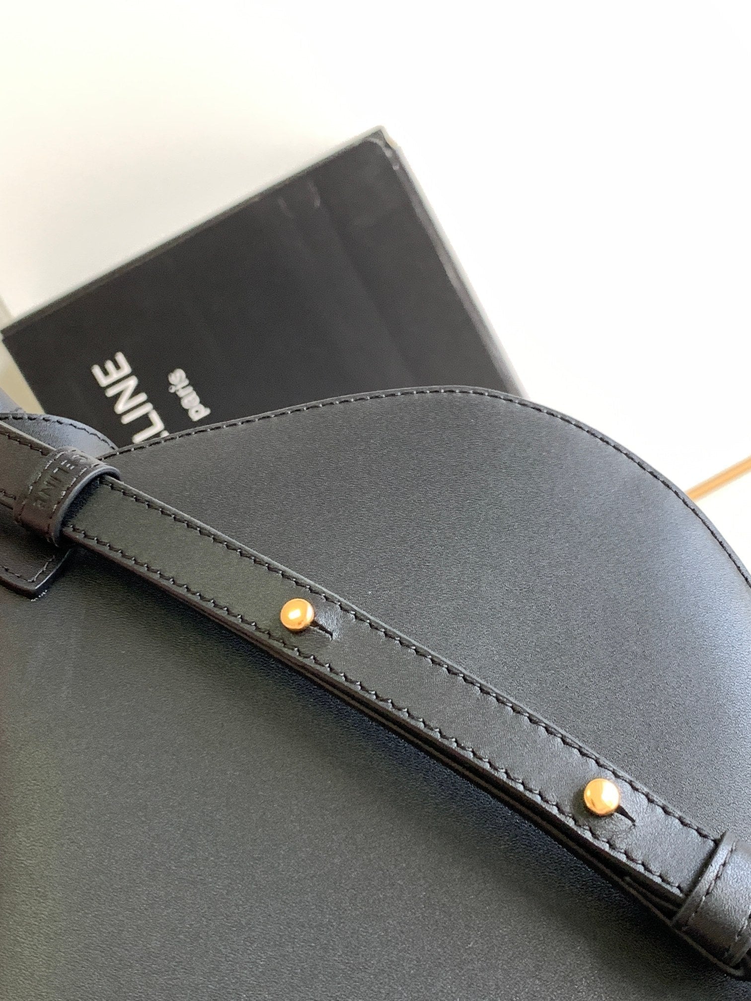 CELINE TRIOMPHE CLASSIC 25 BLACK CALFSKIN