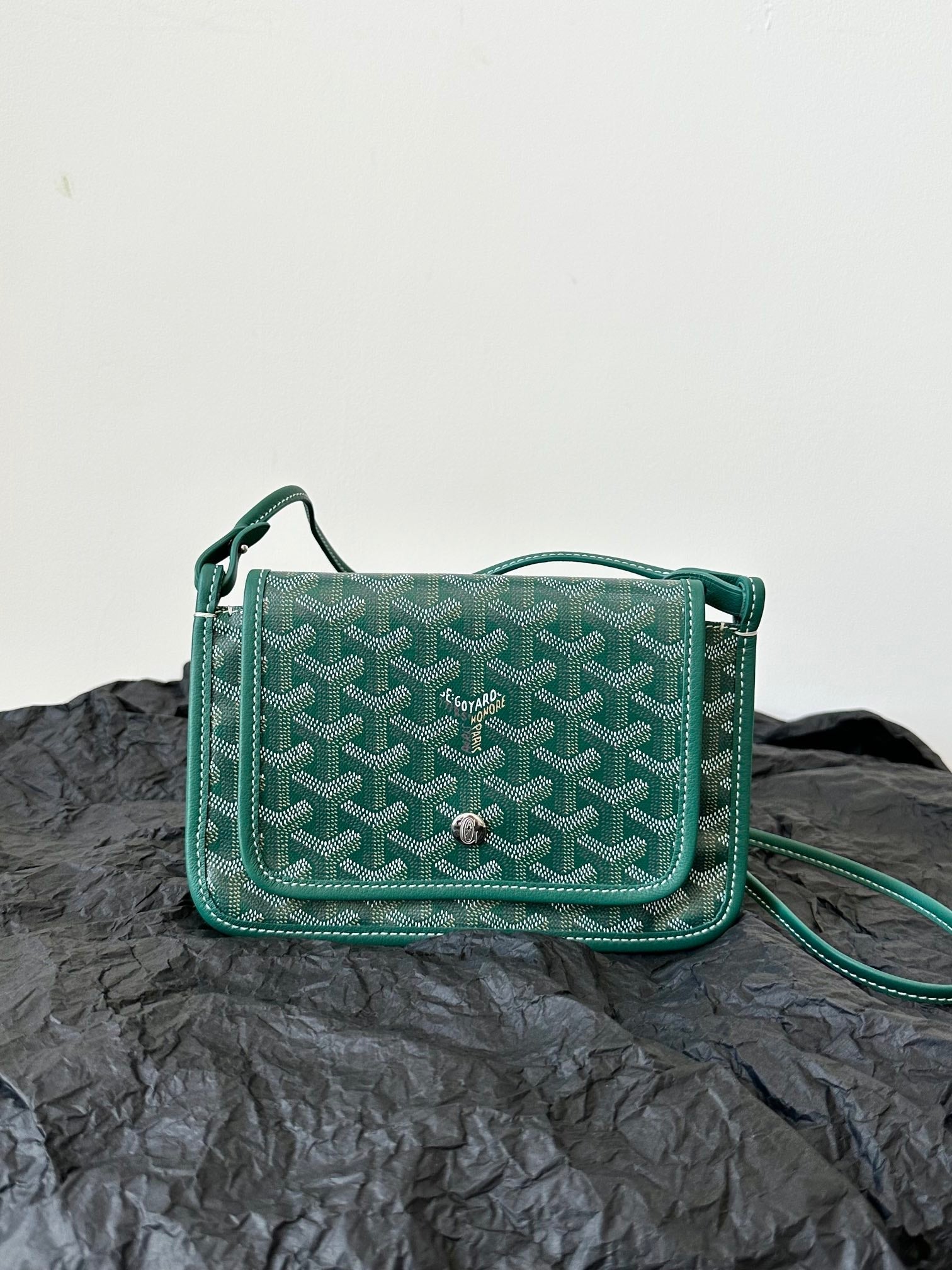 PLUMET POCKET WALLET 20 IN GREEN GOYARDINE CANVAS AND LAMBSKIN TRIM