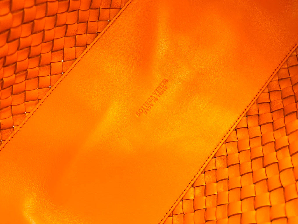 BOTTEGA VENETA SMALL CABAT 32 IN UT ORANGE LAMBSKIN
