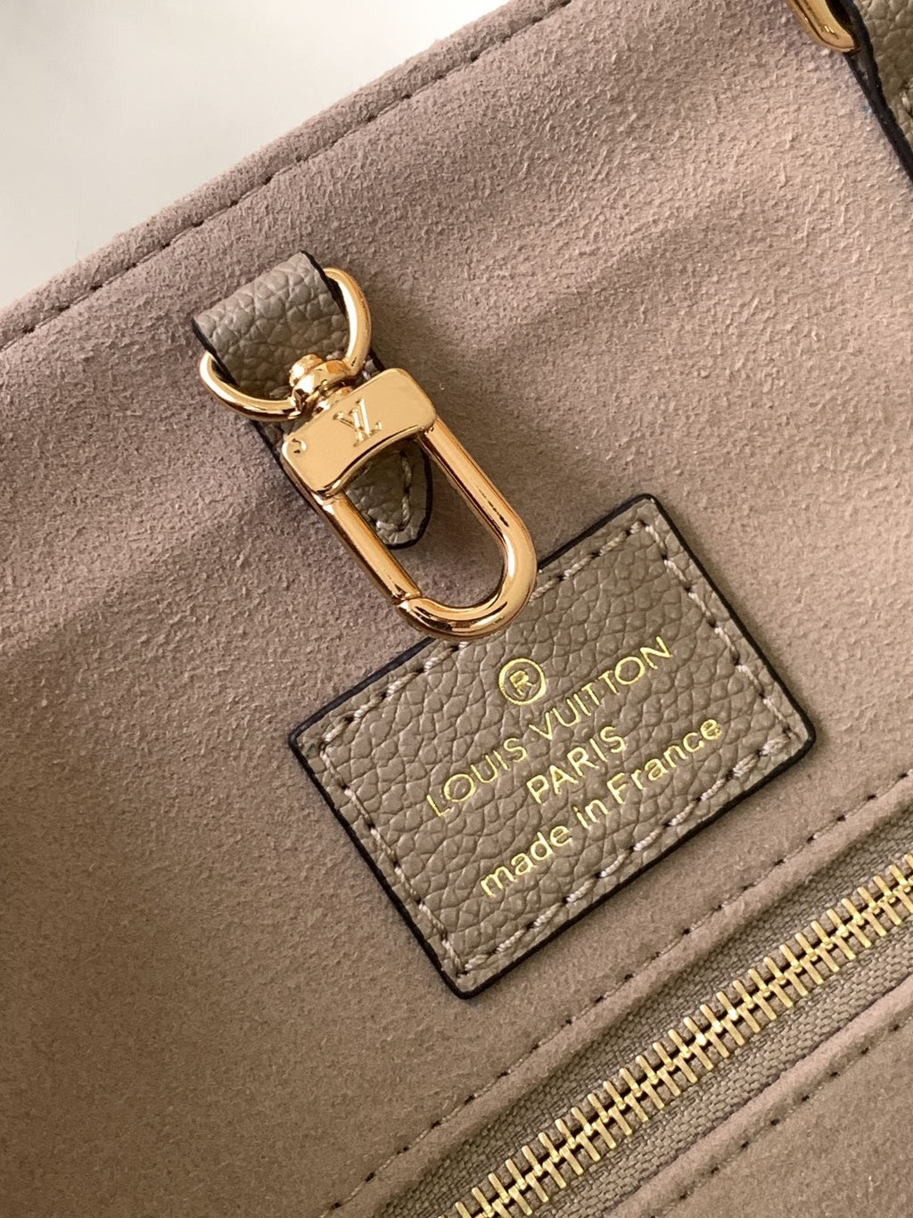 LOUIS VUITTON ONTHEGO GM 41 GREY CREAM