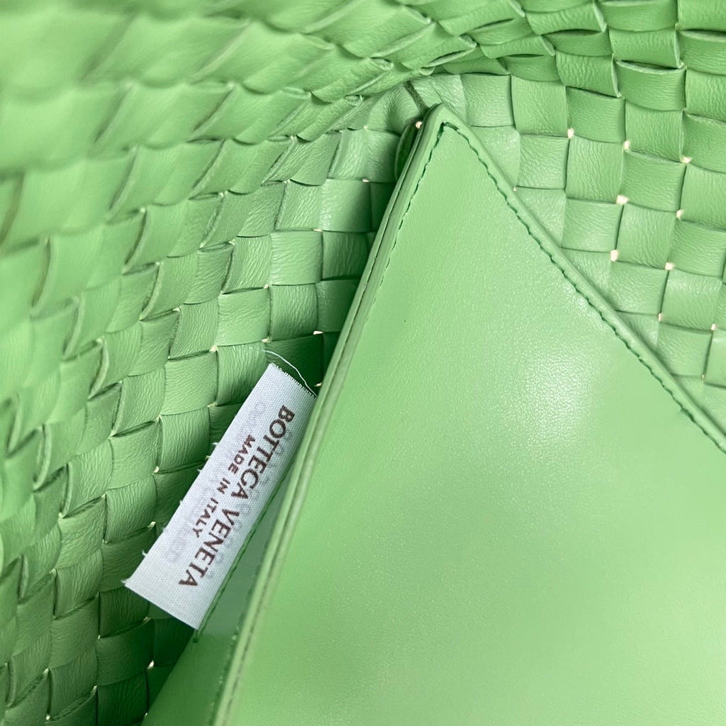 BOTTEGA VENETA SMALL CABAT 32 IN LIGHT GREEN LAMBSKIN