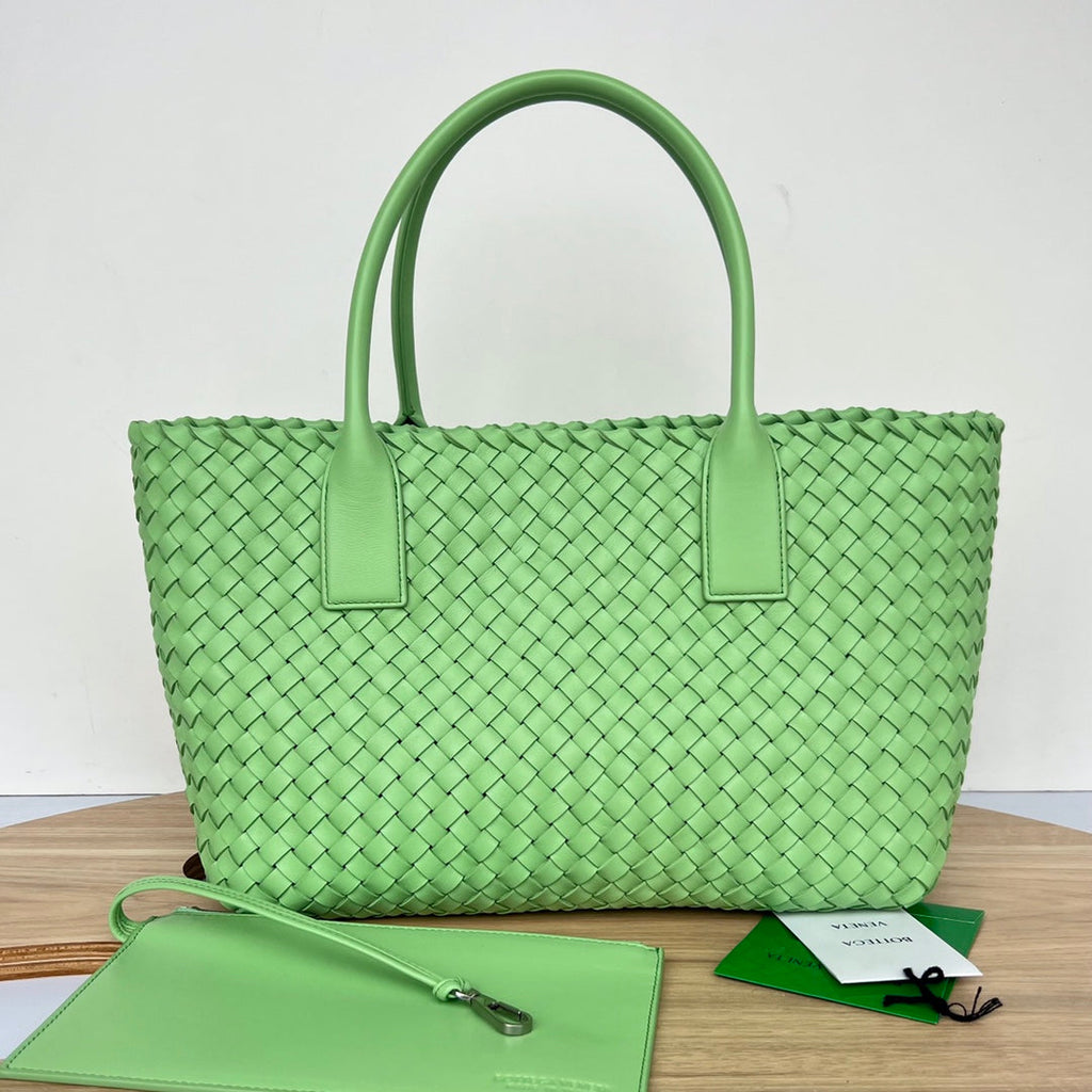 BOTTEGA VENETA SMALL CABAT 32 IN LIGHT GREEN LAMBSKIN