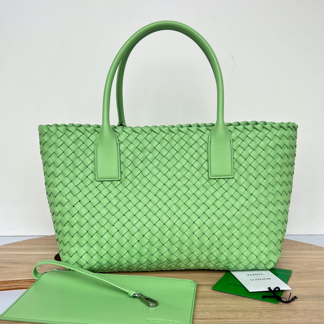 BOTTEGA VENETA SMALL CABAT 32 IN LIGHT GREEN LAMBSKIN