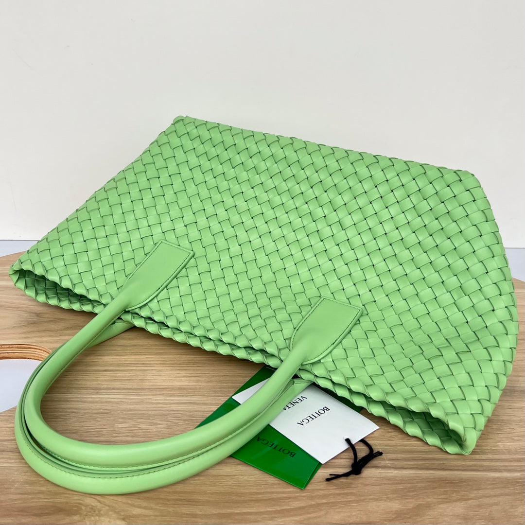 BOTTEGA VENETA SMALL CABAT 32 IN LIGHT GREEN LAMBSKIN