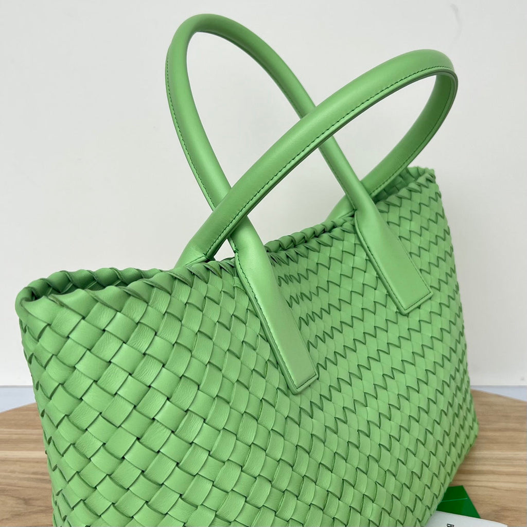 BOTTEGA VENETA SMALL CABAT 32 IN LIGHT GREEN LAMBSKIN