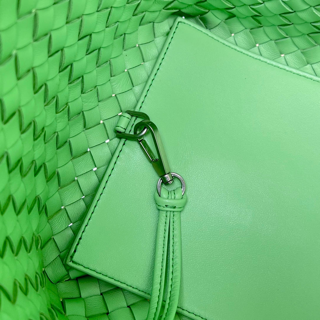 BOTTEGA VENETA SMALL CABAT 32 IN LIGHT GREEN LAMBSKIN