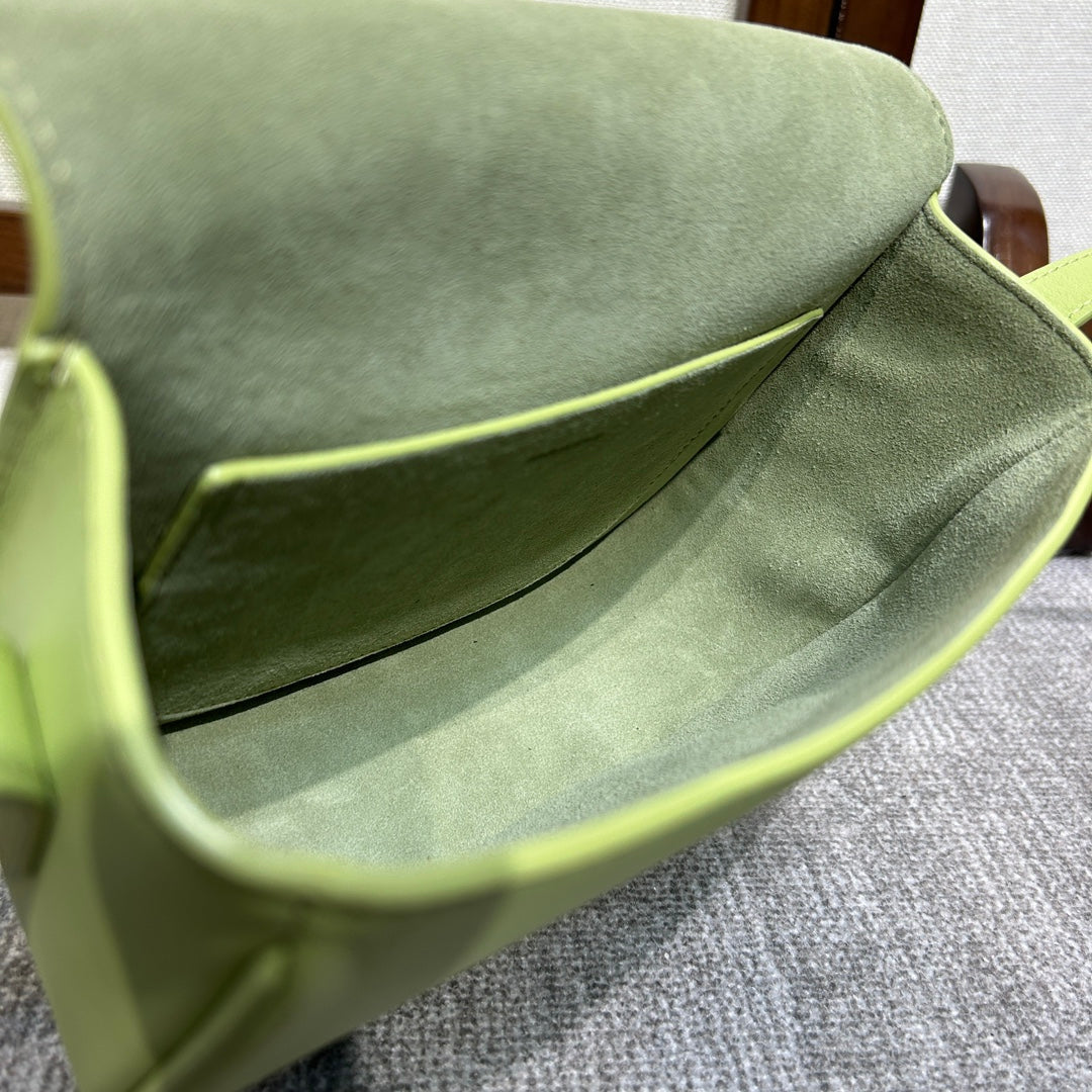 CELINE FOLCO CUIR TRIOMPHE 18 IN INCHWORM GREEN CALFSKIN