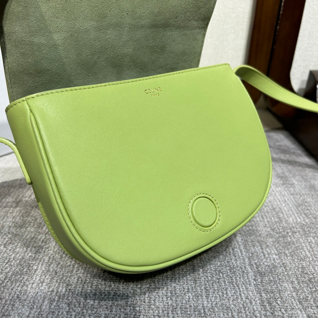 CELINE FOLCO CUIR TRIOMPHE 18 IN INCHWORM GREEN CALFSKIN