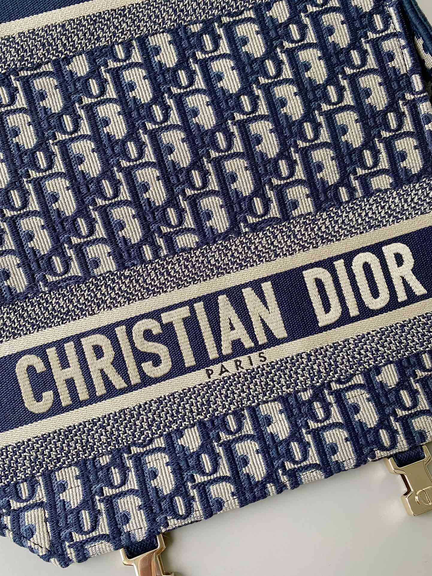 DIOR MEDIUM CAMP BAG 28 OBLIQUE BLUE EMBROIDERY