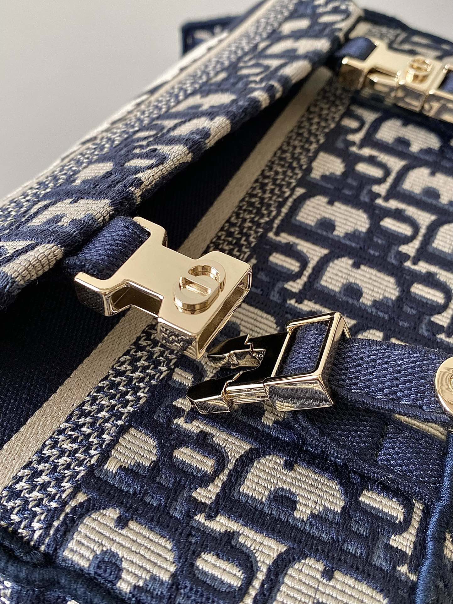 DIOR SMALL CAMP BAG 23 OBLIQUE BLUE EMBROIDERY