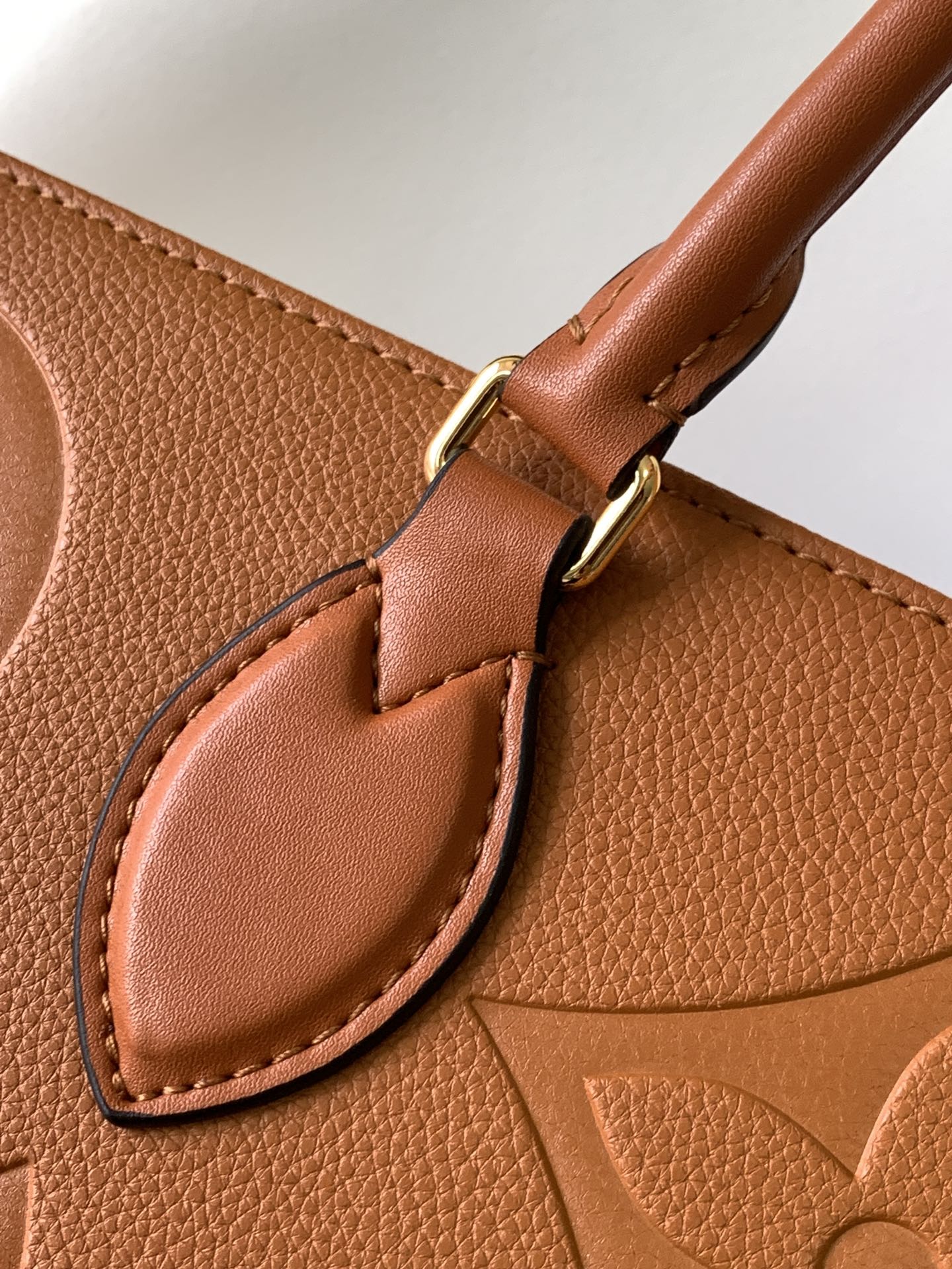 LOUIS VUITTON ONTHEGO GM 41 GOLD