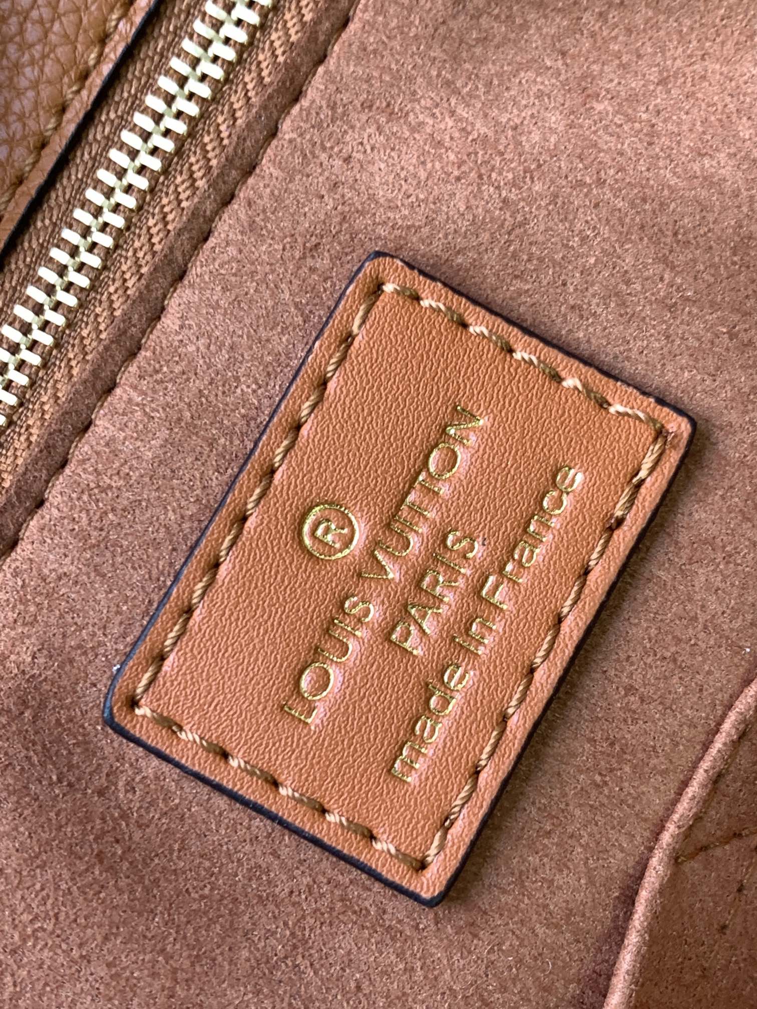 LOUIS VUITTON ONTHEGO GM 41 GOLD