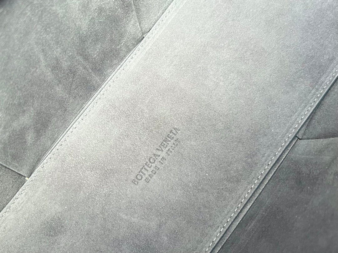 BOTTEGA VENETA ARCO TOTE 36 IN TROUT GRAY CALFSKIN