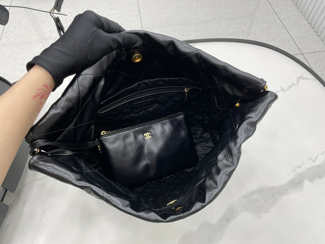 CHANEL LARGE 42 HANDBAG IN BLACK CALFSKIN GOLD HARDWARE