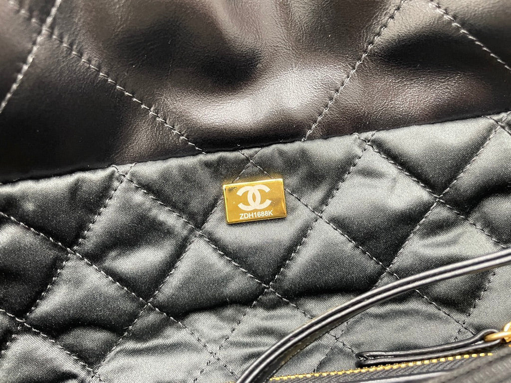 CHANEL MEDIUM 37 HANDBAG IN BLACK CALFSKIN GOLD HARDWARE