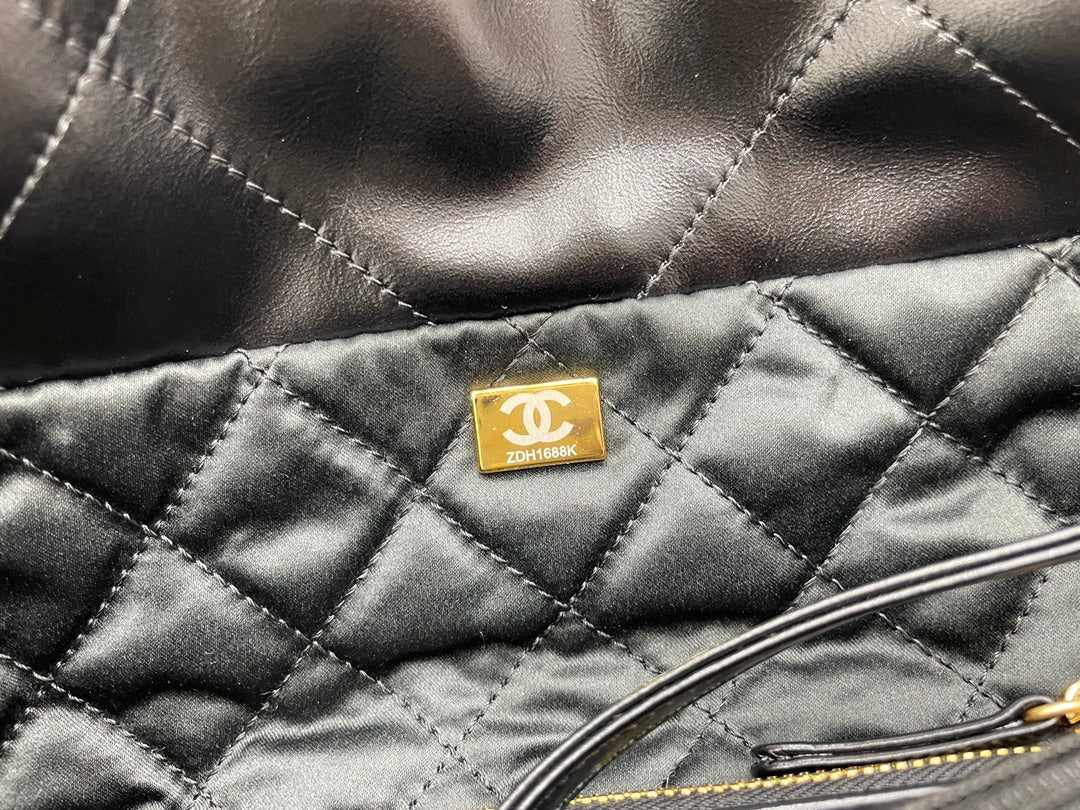 CHANEL MEDIUM 37 HANDBAG IN BLACK CALFSKIN GOLD HARDWARE
