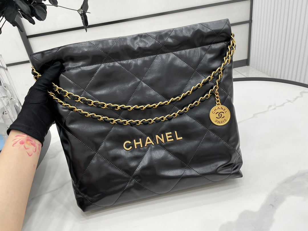CHANEL MEDIUM 37 HANDBAG IN BLACK CALFSKIN GOLD HARDWARE