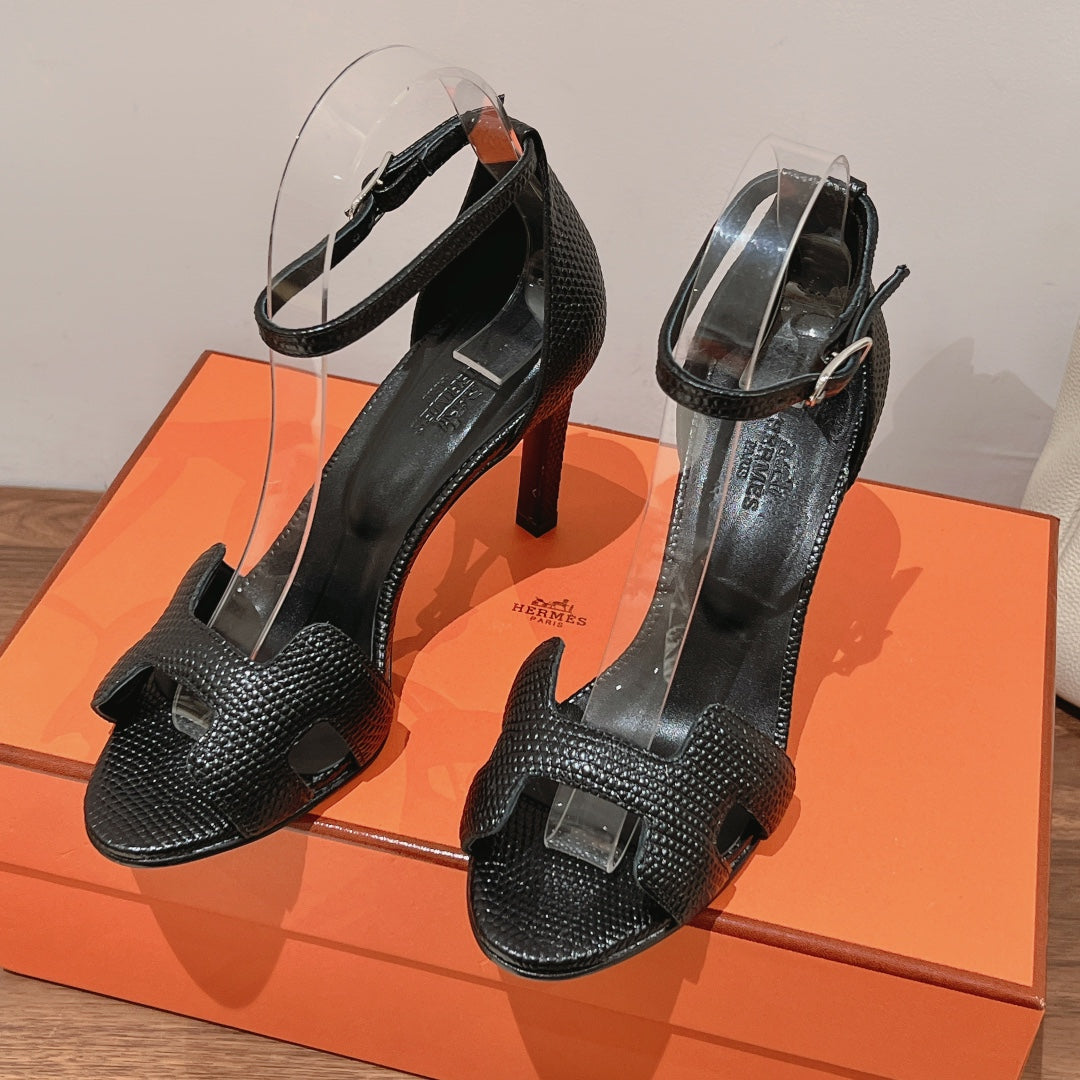 HERMES PREMIERE 105 SANDAL IN BLACK GRAINED CALFSKIN