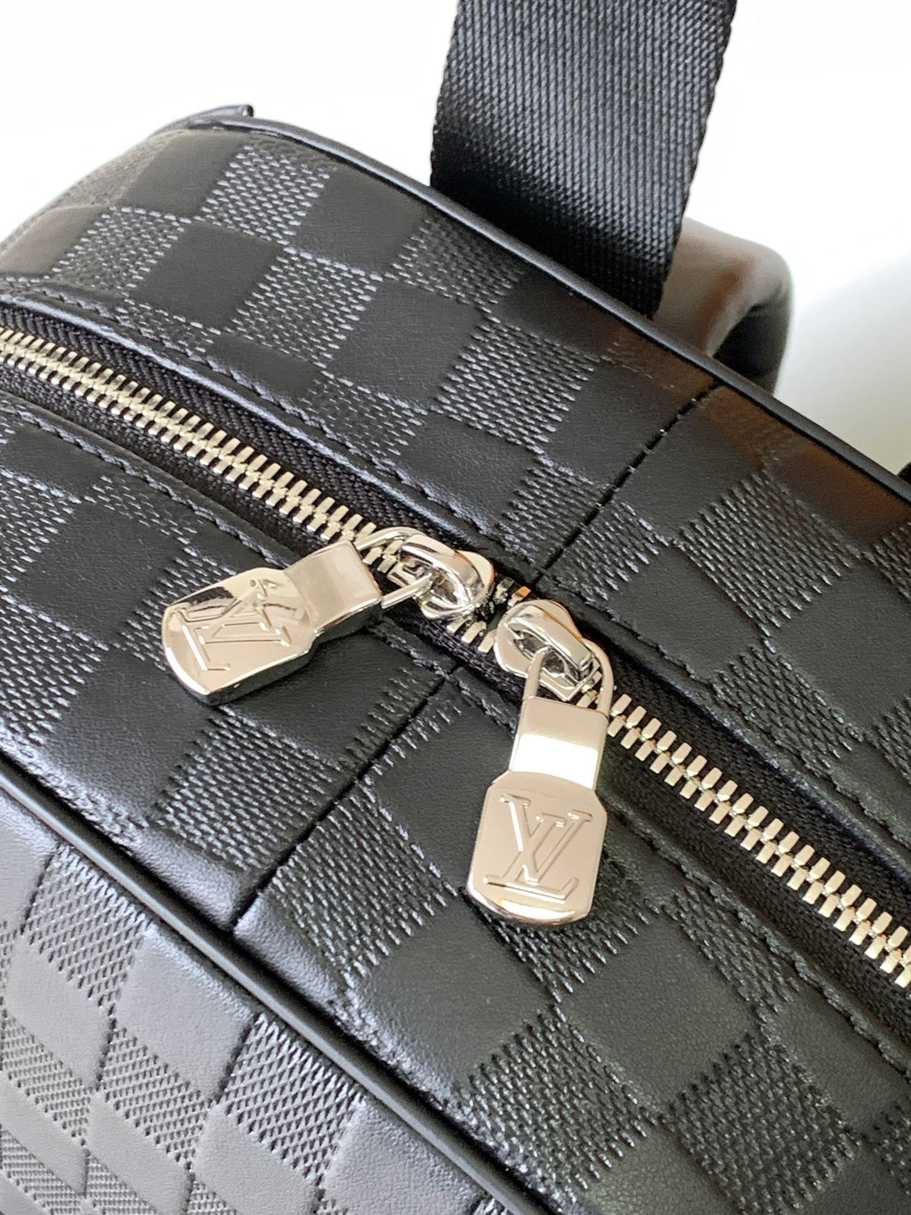 LOUIS VUITTON DAMIER CAMPUS BACKPACK 39 IN BLACK CALFSKIN AND CANVAS