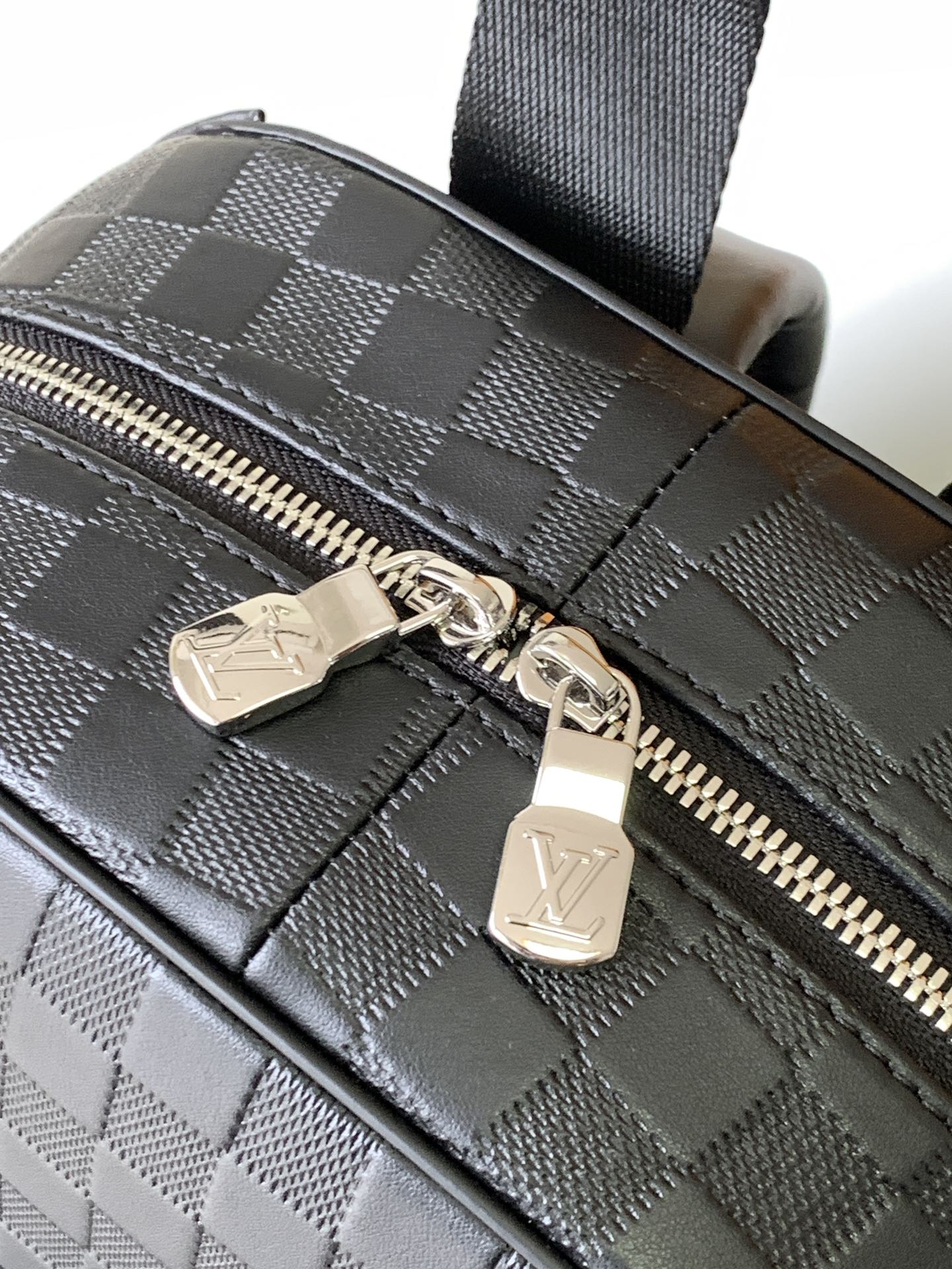LOUIS VUITTON DAMIER CAMPUS BACKPACK 39 IN BLACK CALFSKIN AND CANVAS