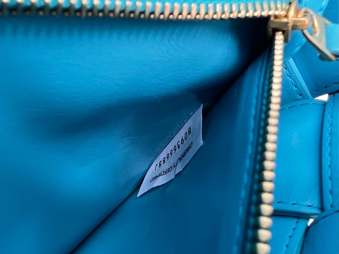 BOTTEGA VENETA CASSETTE 28 IN SKY BLUE SOFT LAMBSKIN