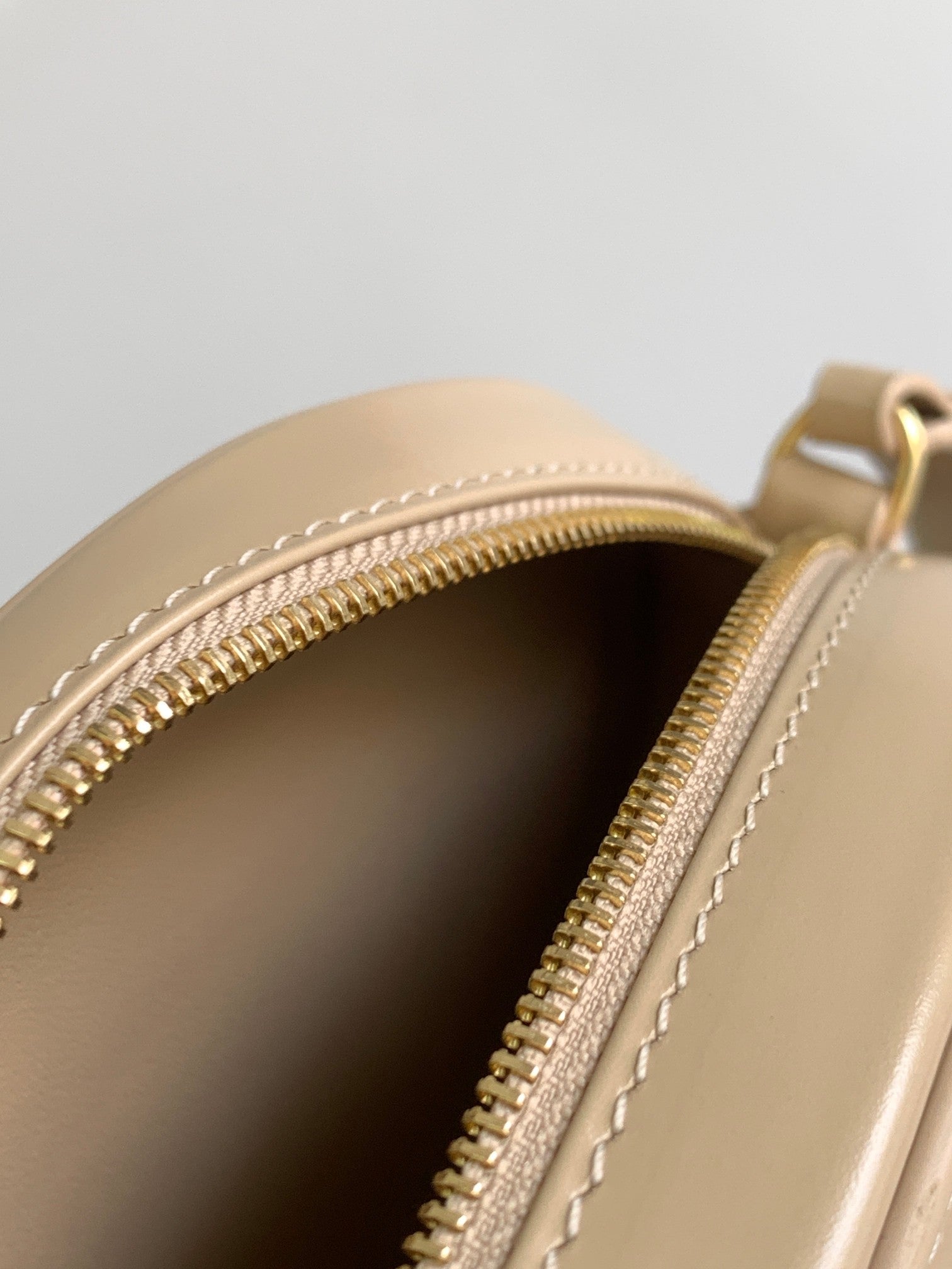 CELINE SMOOTH CALFSKIN 16 OVAL BEIGE CREAM BAG