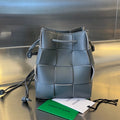 BOTTEGA VENETA SMALL CASSETTE BUCKET 18 IN DAVY'S GRAY CALFSKIN