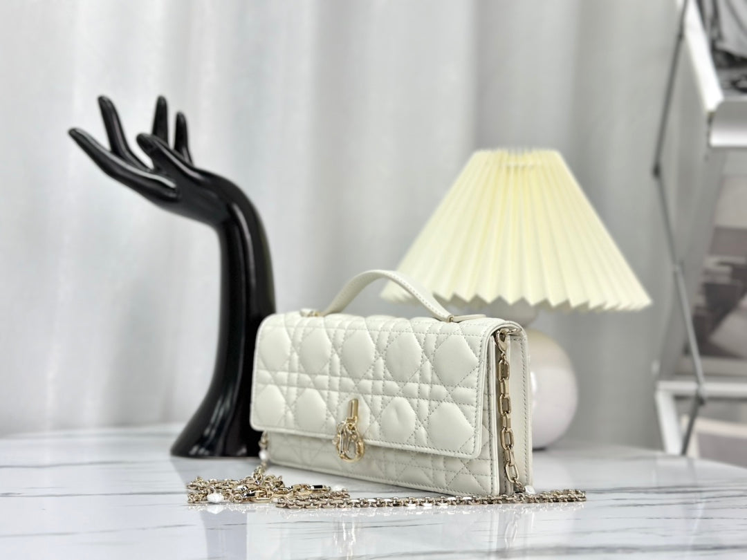 DIOR LADY 21 CHAIN BAG IN WHITE LAMBSKIN