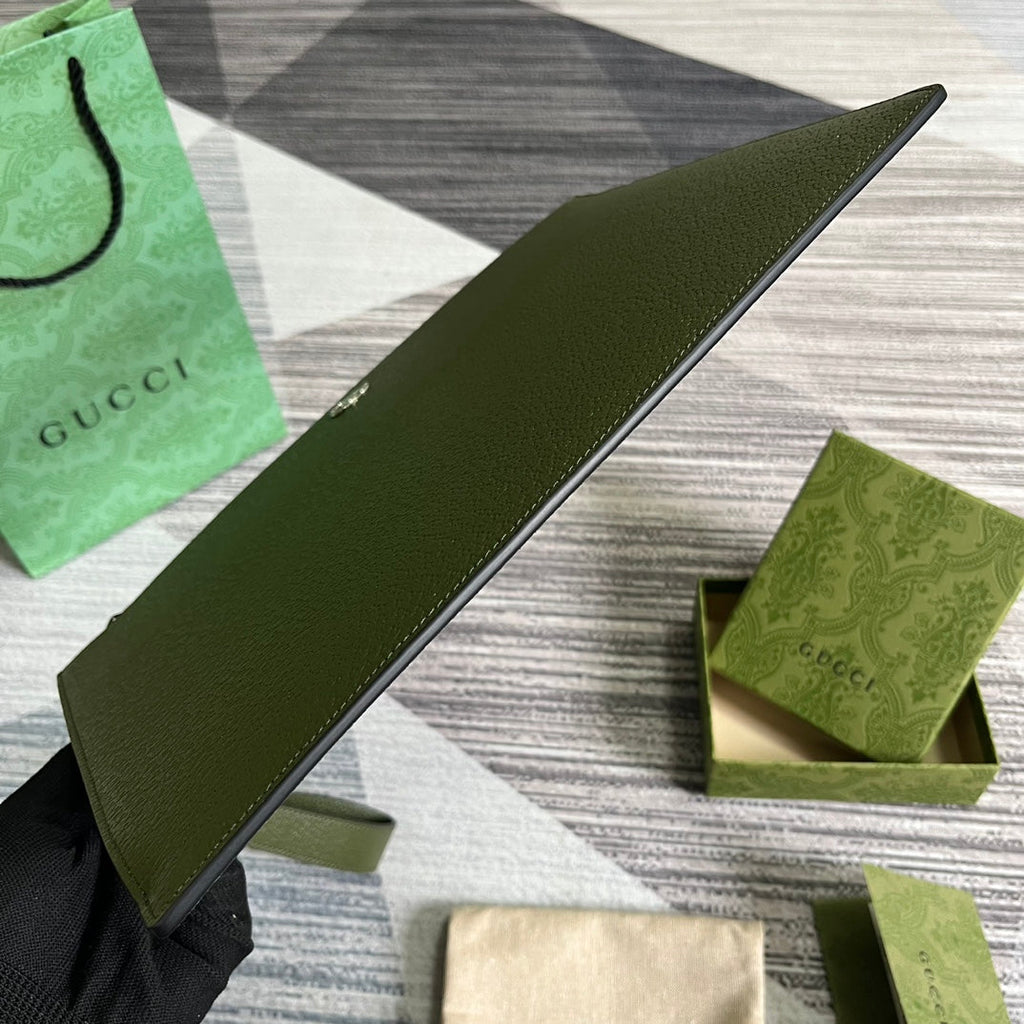 GUCCI MARMONT POUCH 30 IN ARMY GREEN LAMBSKIN