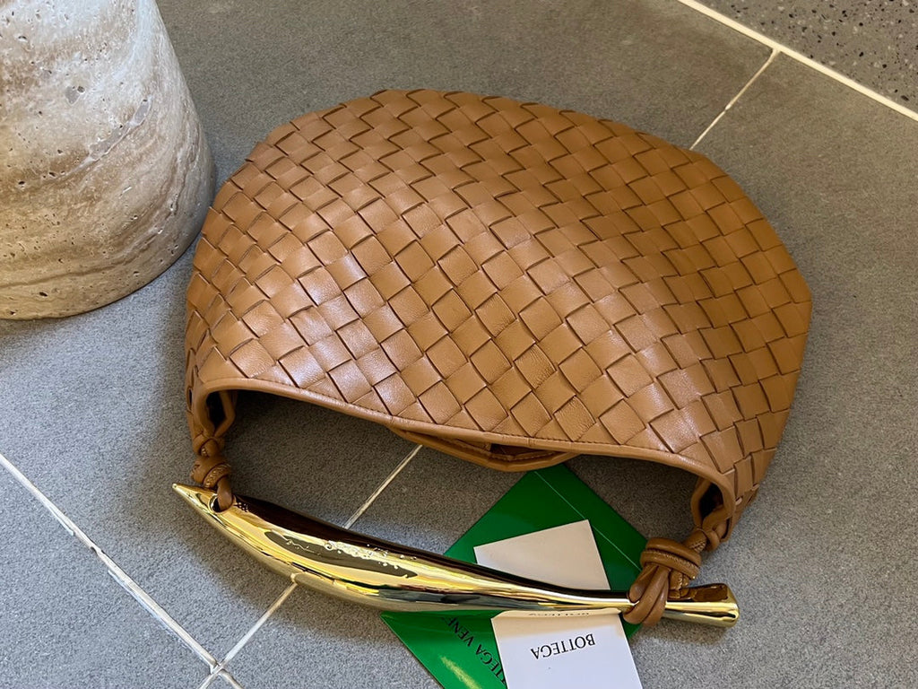 BOTTEGA VENETA SARDINE 33 WITH CHAIN IN TAWNY BROWN LAMBSKIN