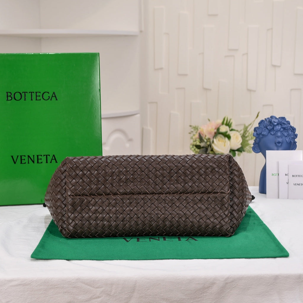 BOTTEGA VENETA Large Cabat 45cm Chocolate Lambskin Ghw