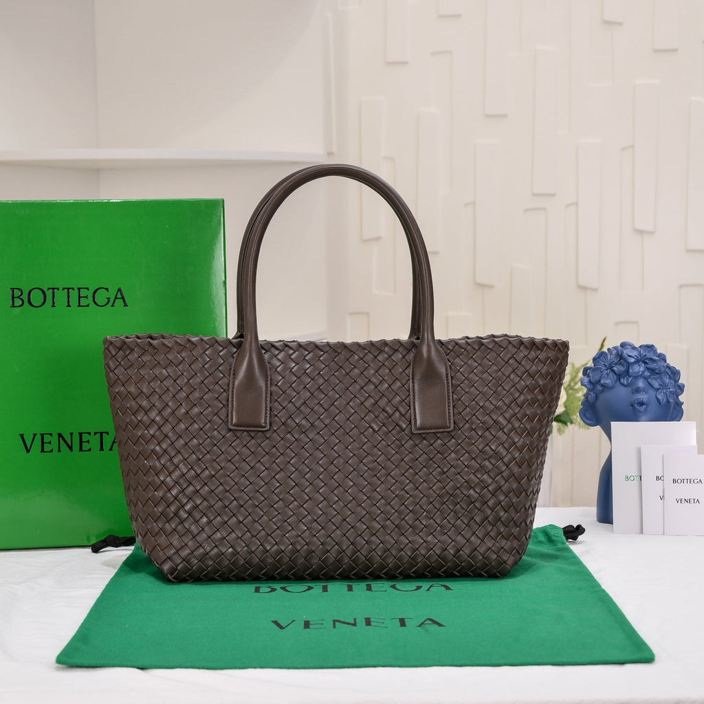 BOTTEGA VENETA Large Cabat 45cm Chocolate Lambskin Ghw