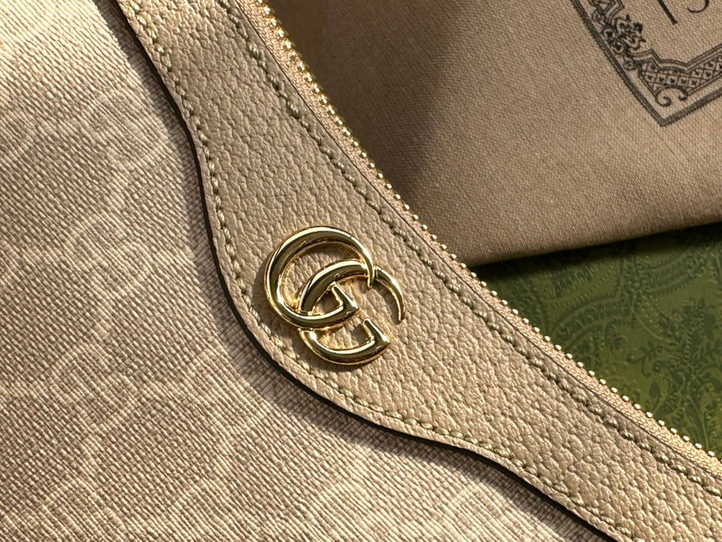 GUCCI OPHIDIA  SMALL 25 HANDBAG BEIGE AND WHITE SUPREME CANVAS