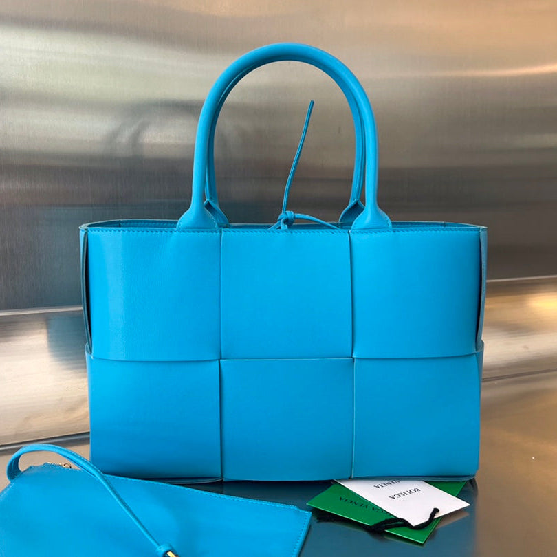 BOTTEGA VENETA SMALL ARCO TOTE 30 IN CERULEAN BLUE LAMBSKIN