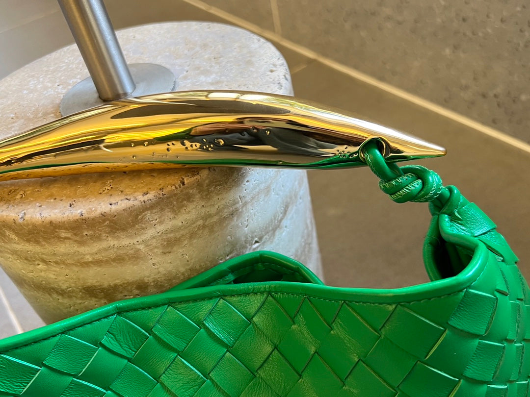 BOTTEGA VENETA SARDINE 33 WITH CHAIN IN SHAMROCK GREEN LAMBSKIN