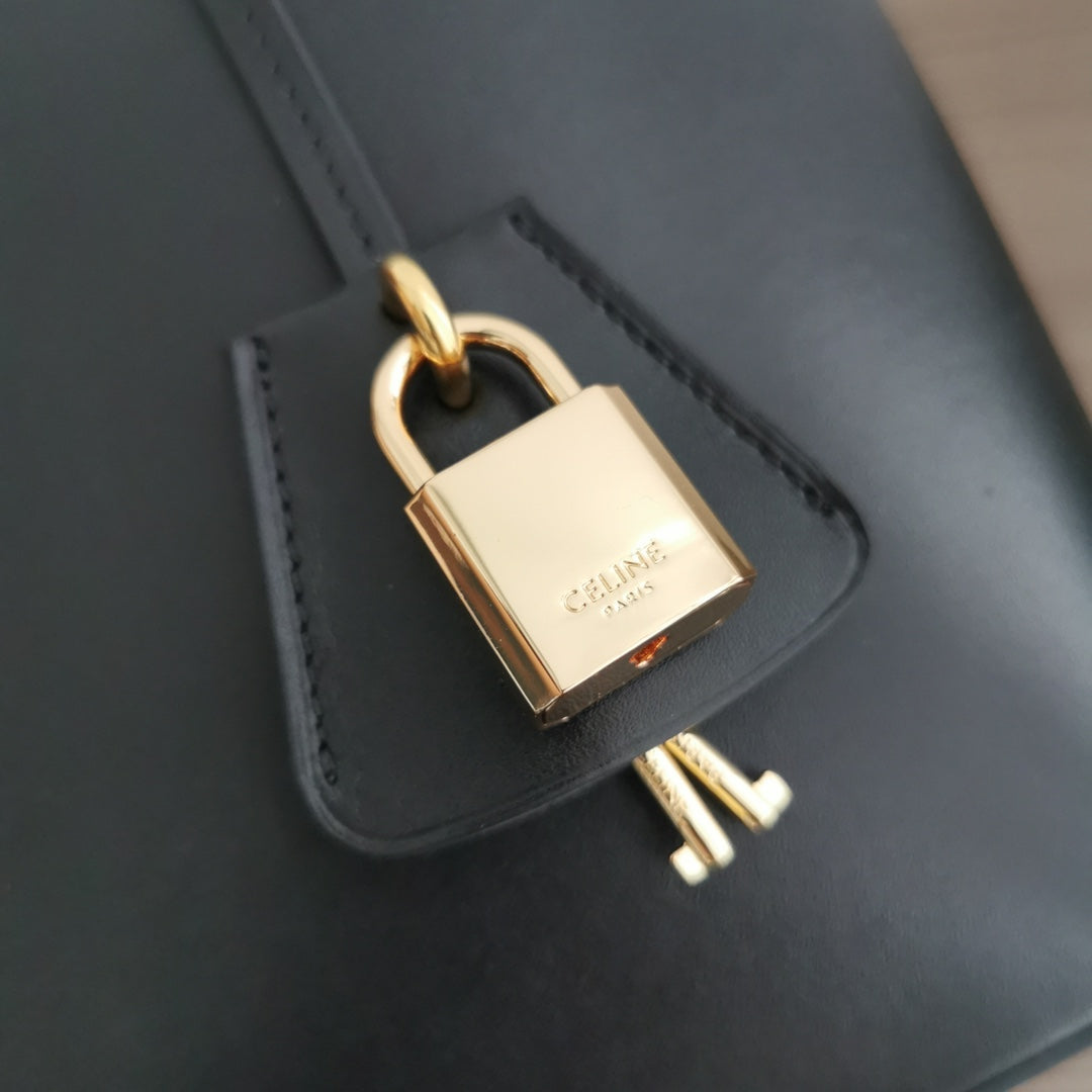 CELINE CONTI BAG 36 IN BLACK CALFSKIN GOLD HARDWARE