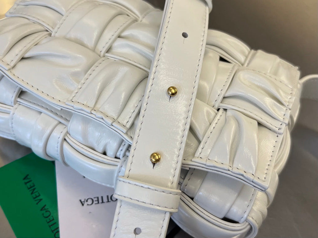 BOTTEGA VENETA MINI CASSETTE 19 IN WHITE SOFT LAMBSKIN
