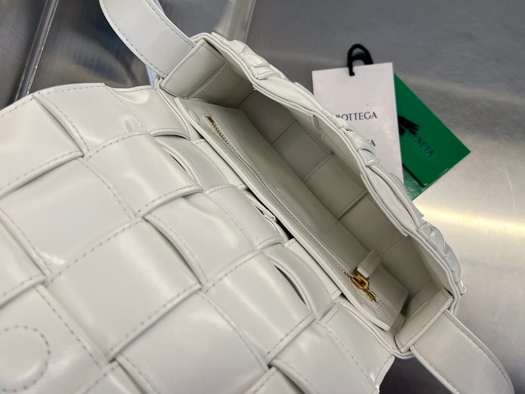 BOTTEGA VENETA MINI CASSETTE 19 IN WHITE SOFT LAMBSKIN